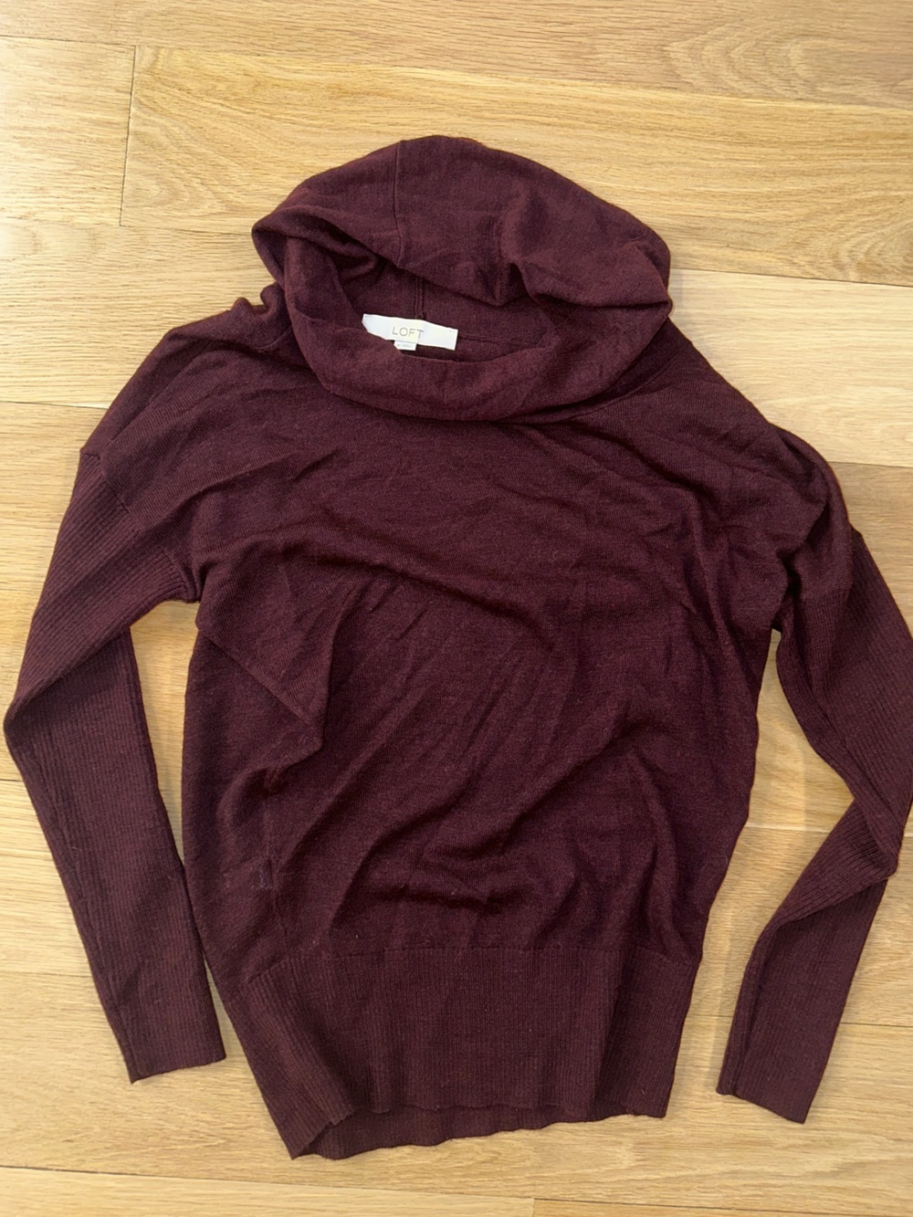 LOFT Women's Burgundy Turtle Neck Sweater Size Small.